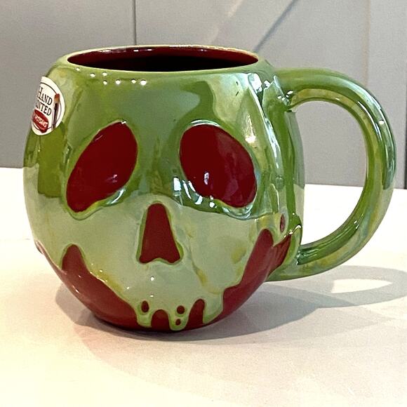Disney Villains Snow White Poison Apple Iridescent Ceramic Mug Halloween NEW - Picture 3 of 8